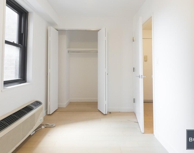 East 39th Street - Photo Thumbnail 16
