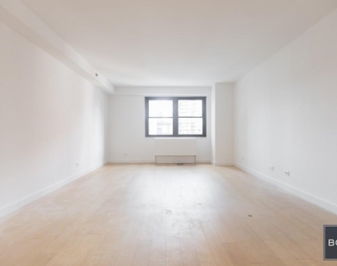 East 39th Street - Photo Thumbnail 3