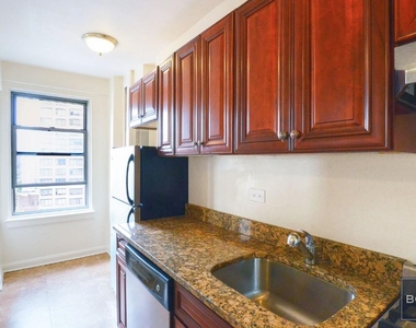 East 38th Street - Photo Thumbnail 3