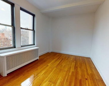 East 38th Street - Photo Thumbnail 6