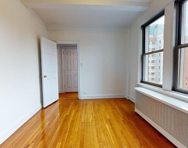 East 38th Street - Photo Thumbnail 5