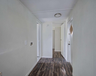 242 W Big Indian Trail - Photo Thumbnail 8