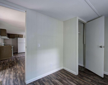 242 W Big Indian Trail - Photo Thumbnail 6