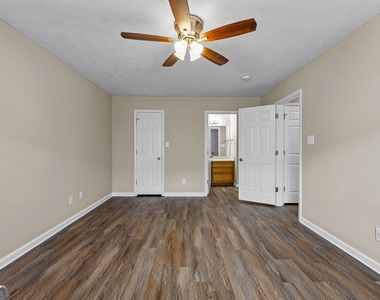 120 Courtyard Lane - Photo Thumbnail 11