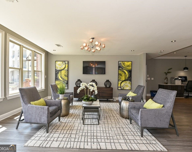 2400 Parkland Drive Ne - Photo Thumbnail 8