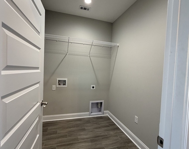 318 The Villas Way - Photo Thumbnail 11