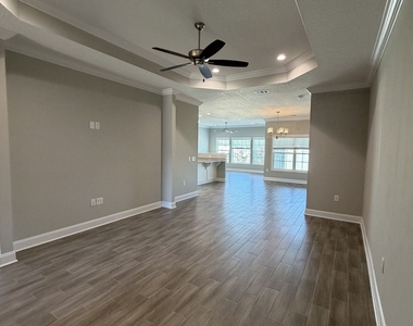 318 The Villas Way - Photo Thumbnail 14
