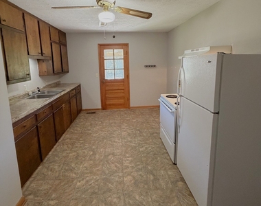 110 Bryan Street - Photo Thumbnail 5