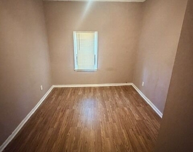3065 Churchill Street - Photo Thumbnail 6