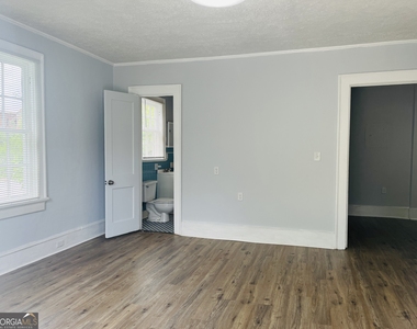504 Broad Street - Photo Thumbnail 4