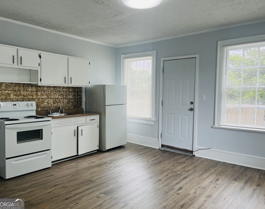 504 Broad Street - Photo Thumbnail 6