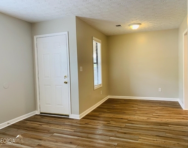 140 Pine Terrace - Photo Thumbnail 2