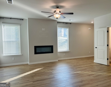 143 Chapel Hill Parkway - Photo Thumbnail 7