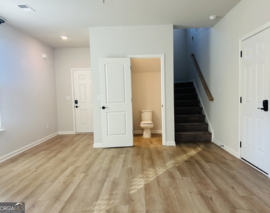 143 Chapel Hill Parkway - Photo Thumbnail 8