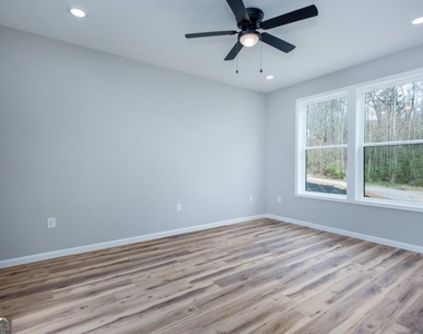 200 Back Pine Way - Photo Thumbnail 16
