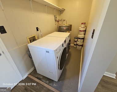 110 Stonefield Court - Photo Thumbnail 4
