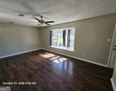 110 Stonefield Court - Photo Thumbnail 7