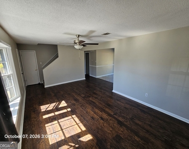 110 Stonefield Court - Photo Thumbnail 8