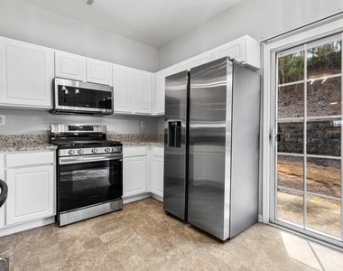 3208 Hidden Cove Circle - Photo Thumbnail 8