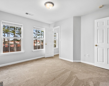 3208 Hidden Cove Circle - Photo Thumbnail 10