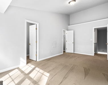 3208 Hidden Cove Circle - Photo Thumbnail 15