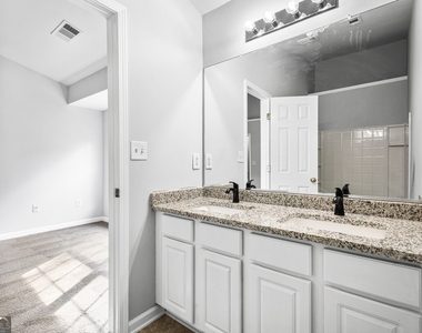 3208 Hidden Cove Circle - Photo Thumbnail 16