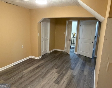 3533 Mosswood Lane - Photo Thumbnail 9