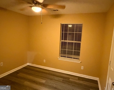 3533 Mosswood Lane - Photo Thumbnail 5