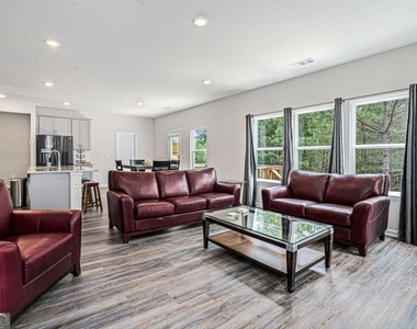 279 Persian Ivy Way - Photo Thumbnail 3