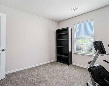 279 Persian Ivy Way - Photo Thumbnail 20