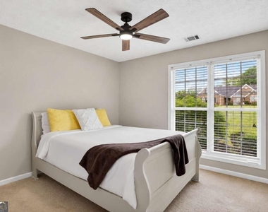 2270 Taylor Pointe Way - Photo Thumbnail 26