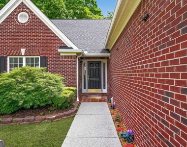 2270 Taylor Pointe Way - Photo Thumbnail 3