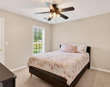 2270 Taylor Pointe Way - Photo Thumbnail 29