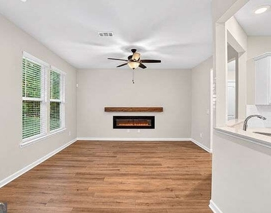 4716 Blake Loop - Photo Thumbnail 7