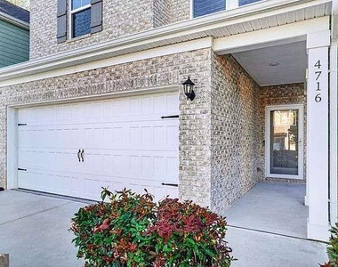 4716 Blake Loop - Photo Thumbnail 1