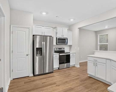 4716 Blake Loop - Photo Thumbnail 4