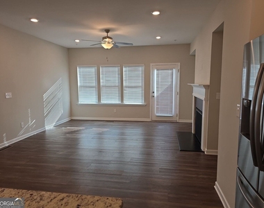 327 Commons Avenue - Photo Thumbnail 10