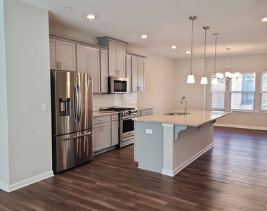 327 Commons Avenue - Photo Thumbnail 8