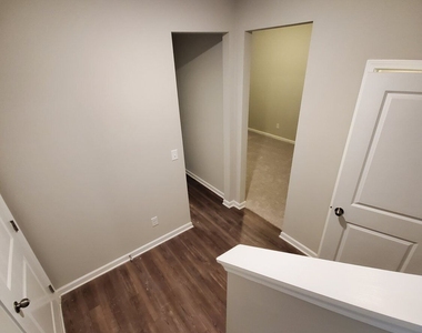 327 Commons Avenue - Photo Thumbnail 35