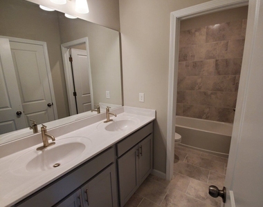 327 Commons Avenue - Photo Thumbnail 22