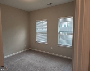 327 Commons Avenue - Photo Thumbnail 20