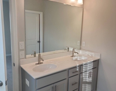 327 Commons Avenue - Photo Thumbnail 31