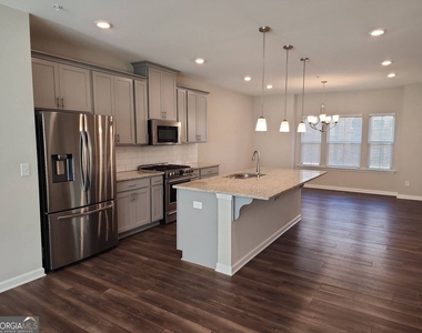327 Commons Avenue - Photo Thumbnail 7