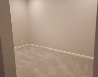 327 Commons Avenue - Photo Thumbnail 36