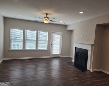 327 Commons Avenue - Photo Thumbnail 11