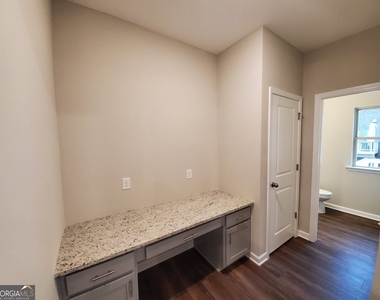 327 Commons Avenue - Photo Thumbnail 15