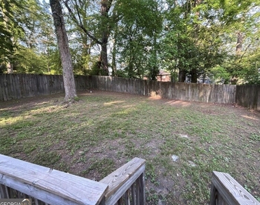136 Victor Circle Nw - Photo Thumbnail 10