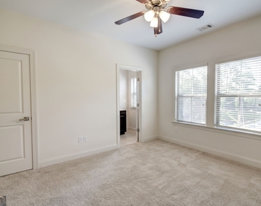 67 Weston Drive - Photo Thumbnail 16