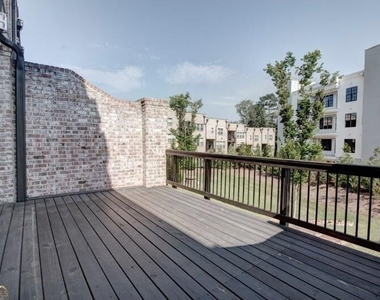 67 Weston Drive - Photo Thumbnail 6