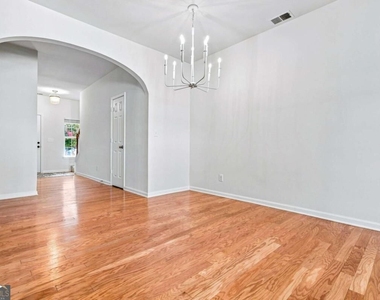 9820 Alger Trace - Photo Thumbnail 6